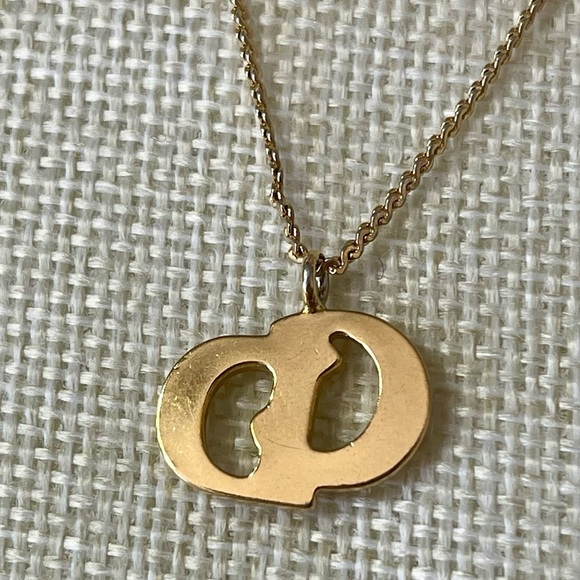 DIOR logo Gold Necklace⭐️CD⭐️(sizable)⭐️W/DIOR DUSTBAG & COA⭐️ - Picture 2 of 7